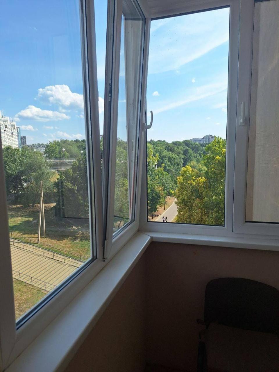 Большая двухкомнатная квартира у озера Apartment in Chișinău