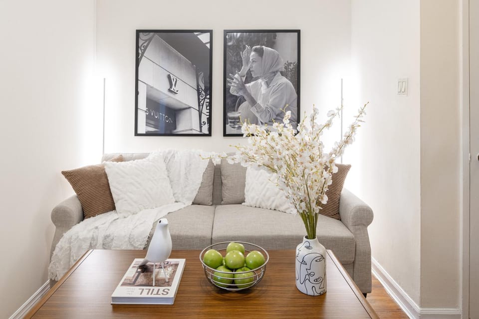 Living room, Seating area