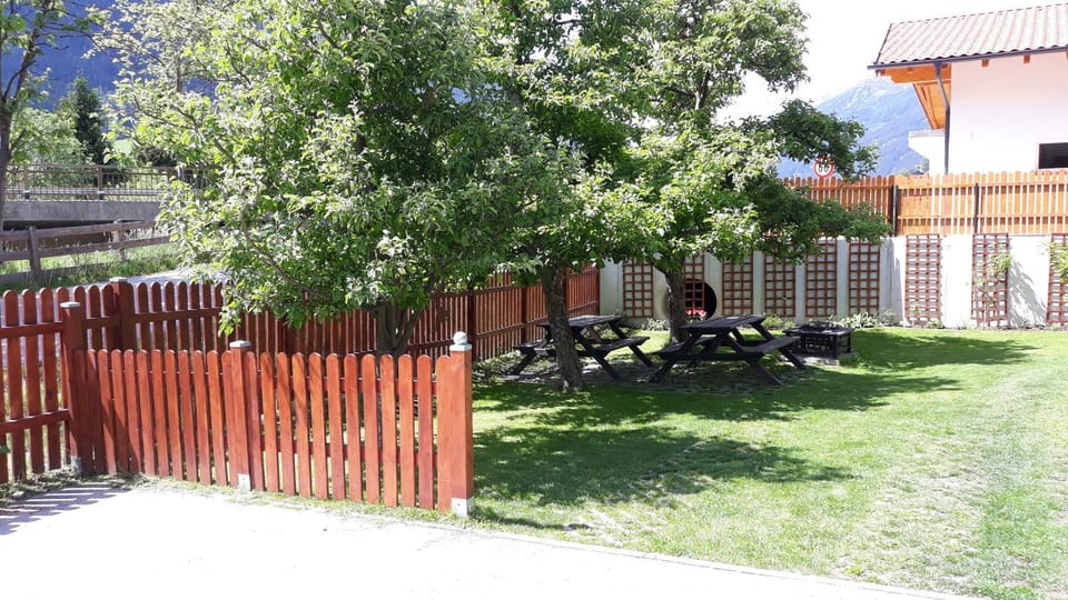 BBQ facilities, Garden