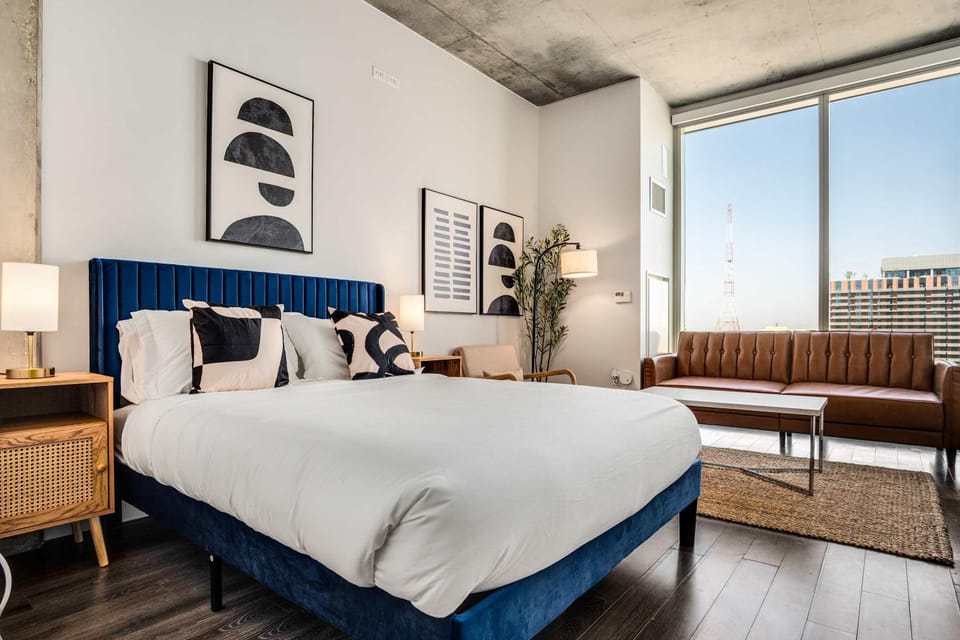 Boulevard Stays Highrise STU Sky Pool Parking Gym 29 Apartment in Phoenix