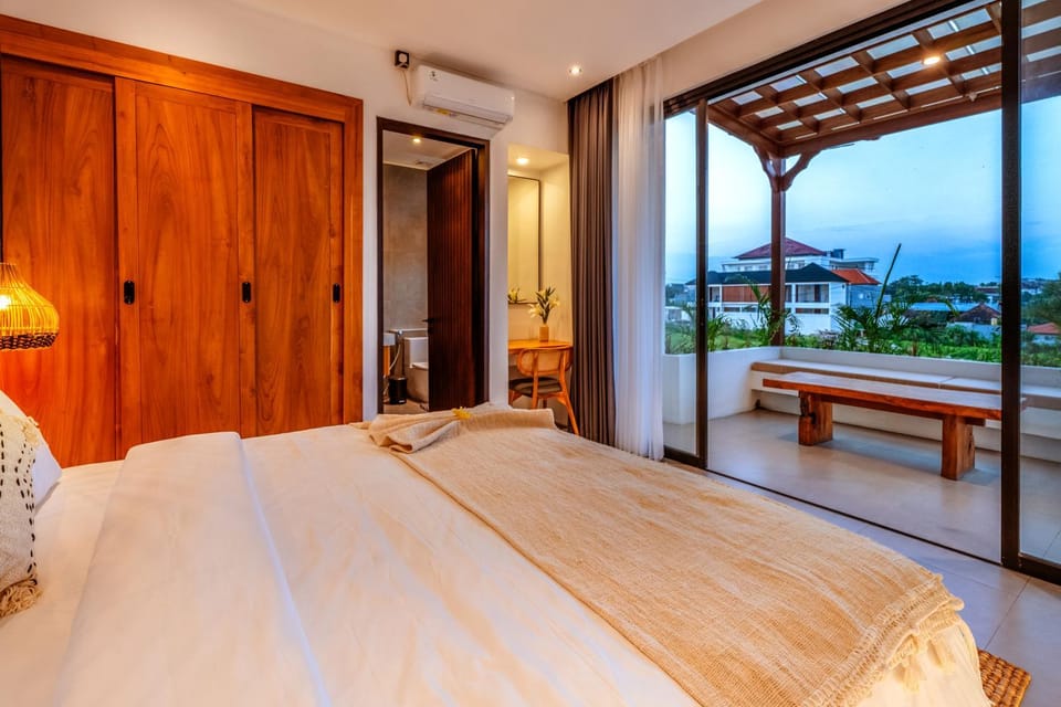 Bed, Balcony/Terrace, Bedroom, wardrobe