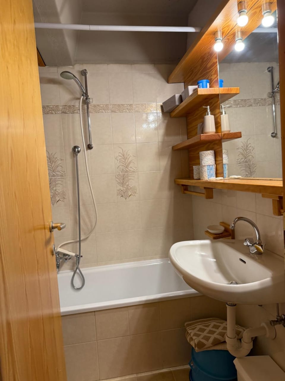 Toilet, Bathroom, Bath