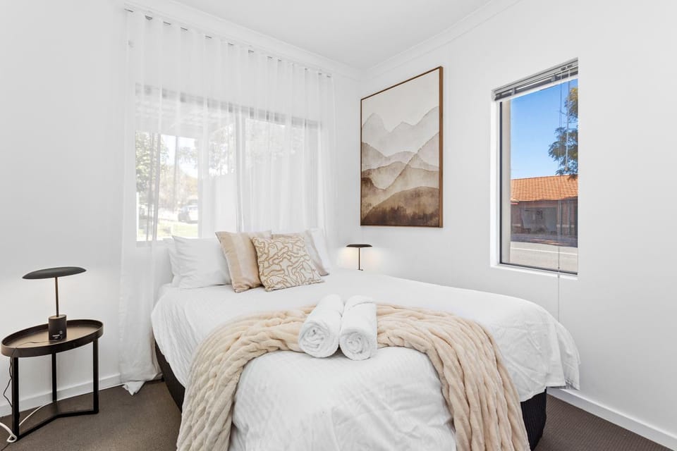 Perth Hills & Paws 3BR House in Perth