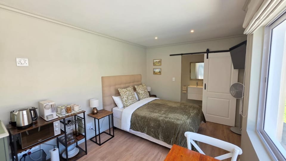 Camellia Cottage - Pool Room Apartment in Cape Town