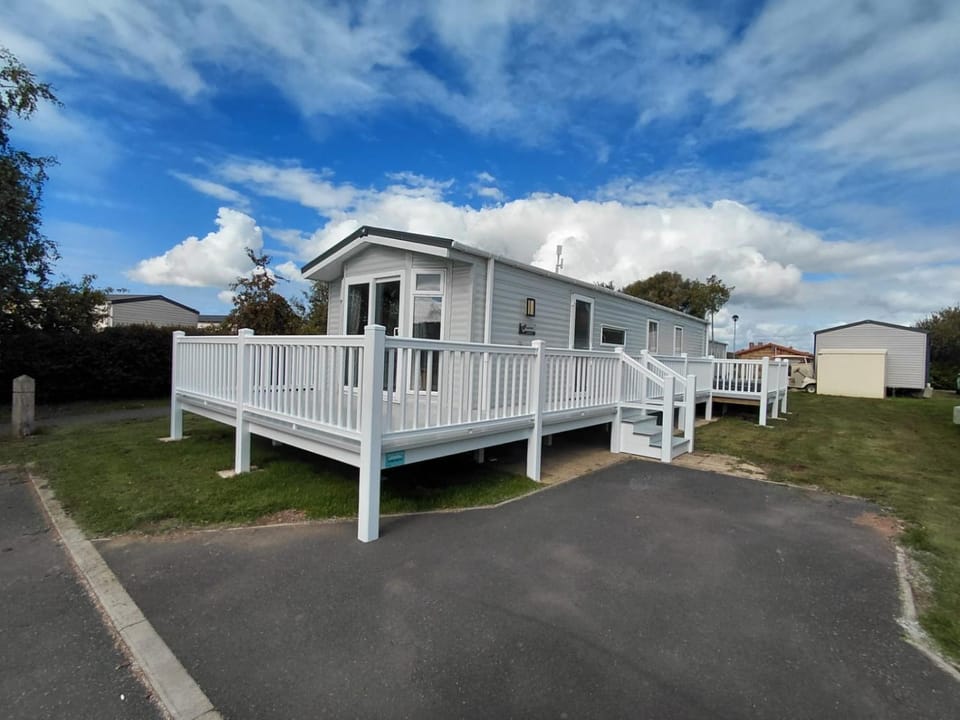 Luxury mini lodge with hot tub and decking at Tattershall Lakes Campground/ 
RV Resort in Tattershall