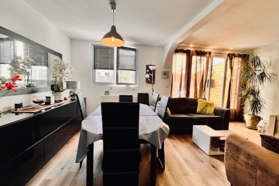 Spacious house in La Rochelle near the beaches House in La Rochelle