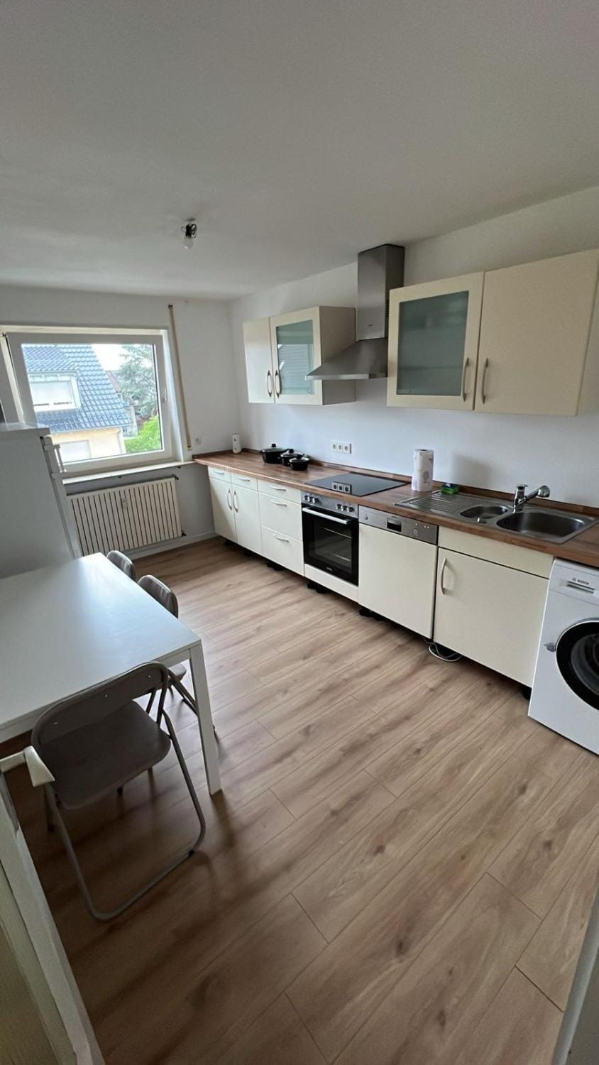 Kitchen or kitchenette, Dining area, dishwasher, oven, stove