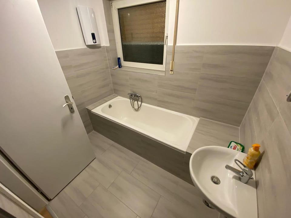 Bathroom, Bath