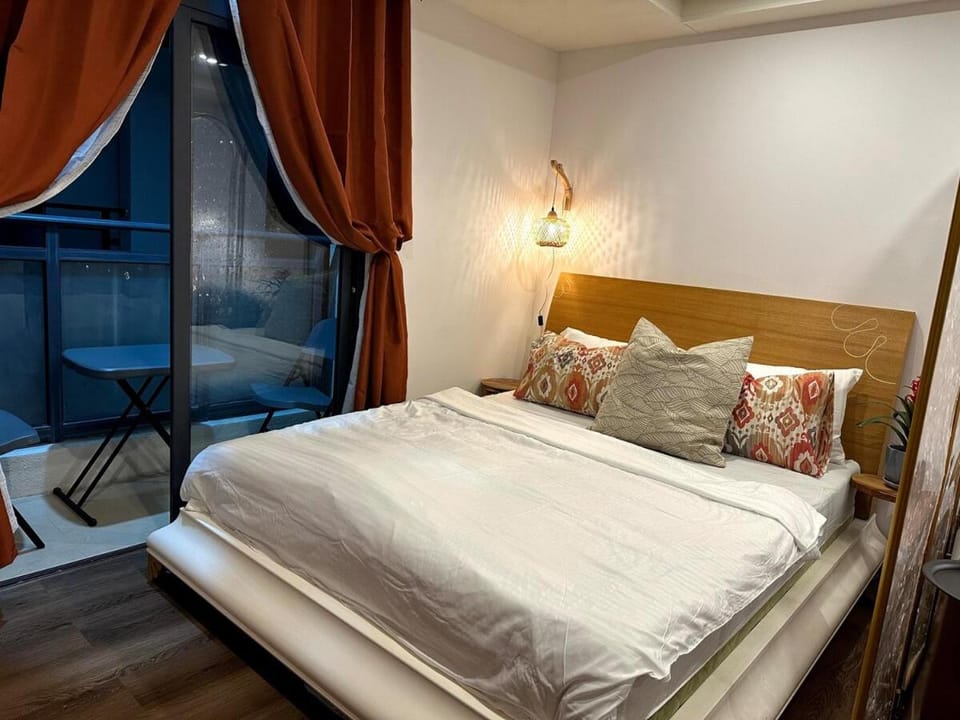 Bed, Balcony/Terrace, Bedroom