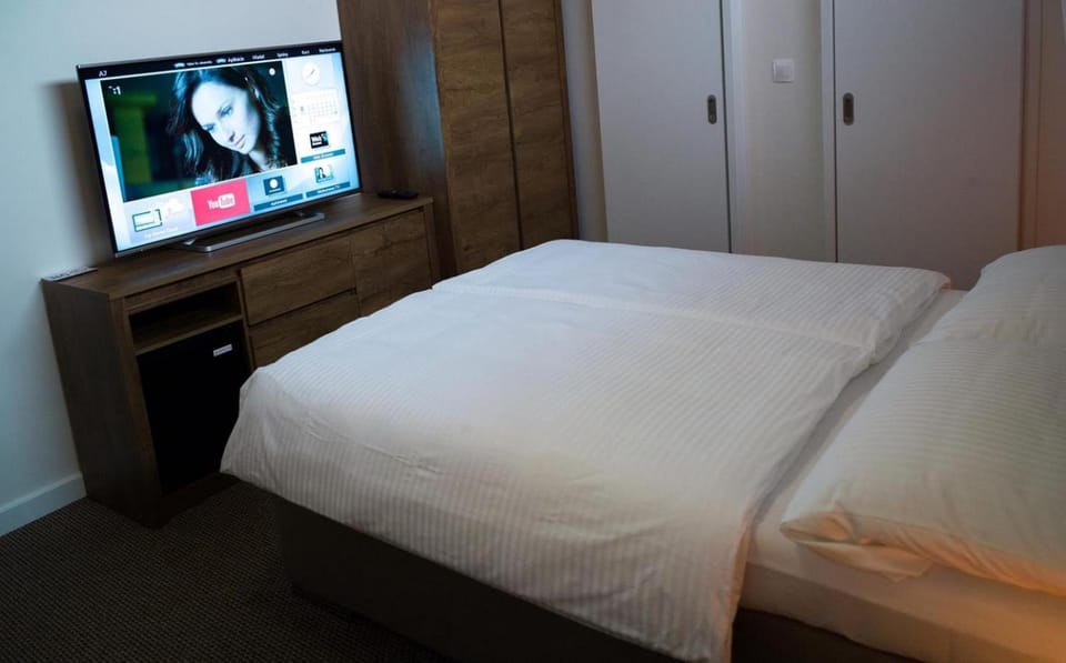TV and multimedia, Photo of the whole room