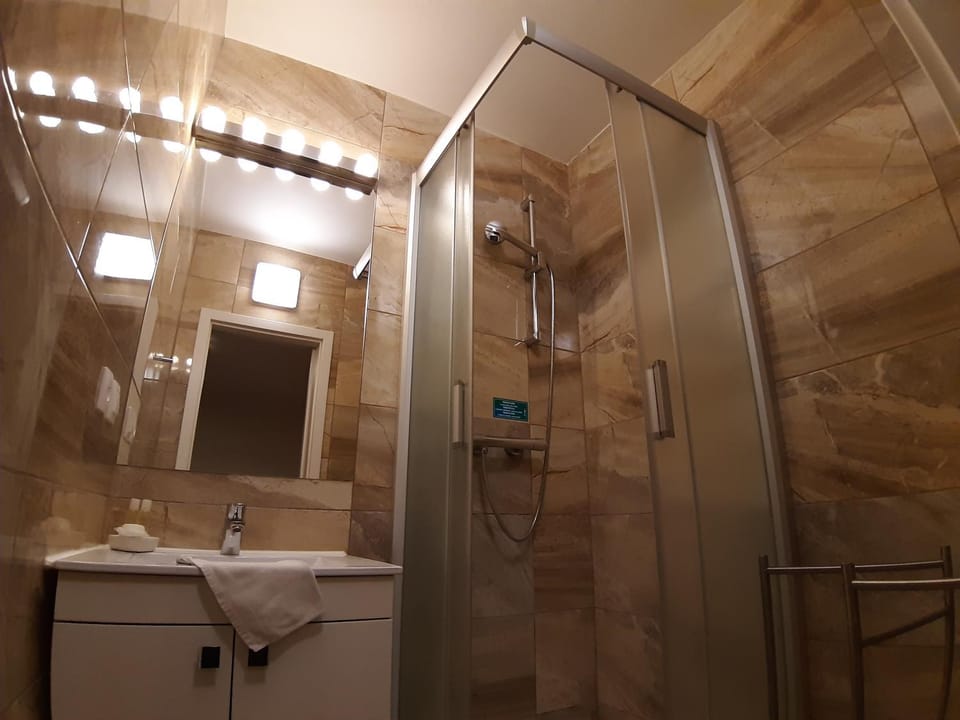 Shower, Bathroom, Decorative detail