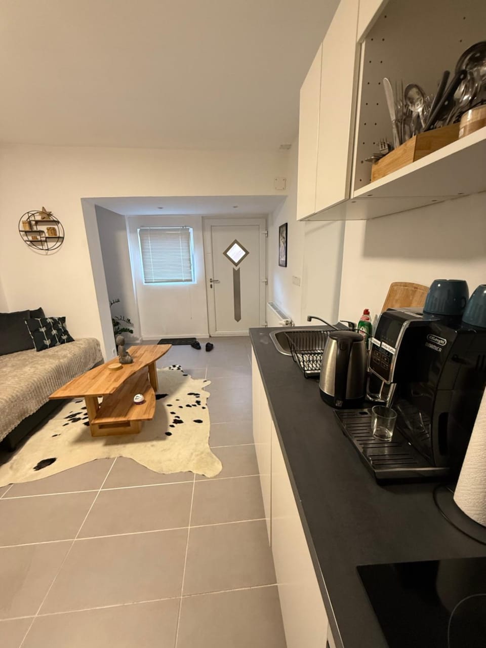 Zentrale Citywohnung mit Küche & privatem Zugang Apartment in Saarbrücken