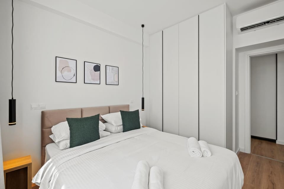 Bed, Bedroom, air conditioner