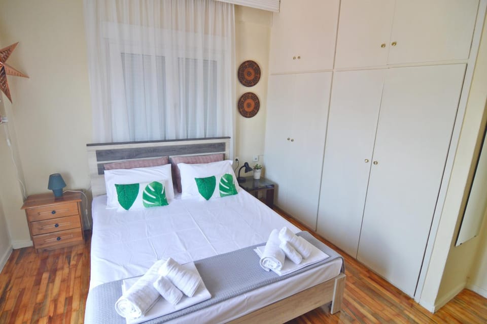 Bed, Photo of the whole room, Bedroom, wardrobe