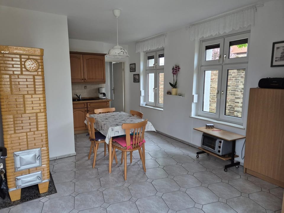 Kitchen or kitchenette, pet friendly