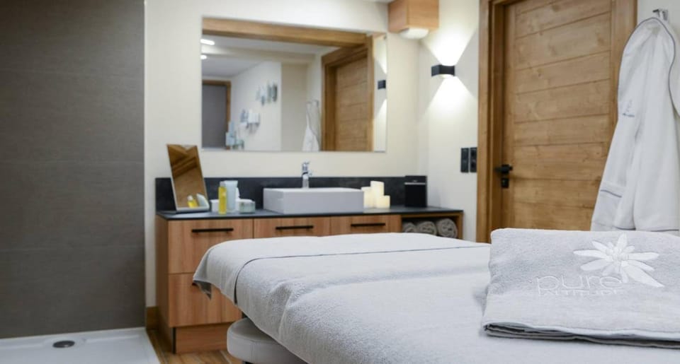 Résidence les Armaillis avec SPA - 4 étoiles - 6 personnes - ASAI210-10-1 Apartment in Haute-Savoie