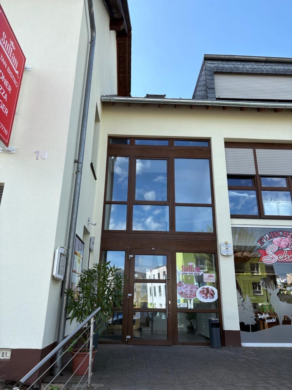 Facade/entrance