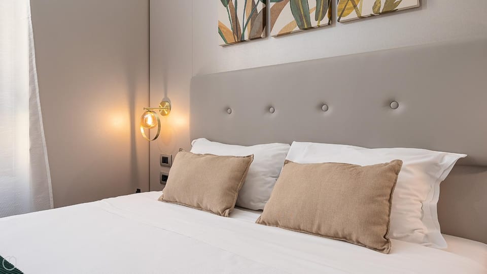 Strategic studio apartment -fully equipped, 5 minutes from Central Station, M2, M3, Airport Shuttle Apartment in Milan