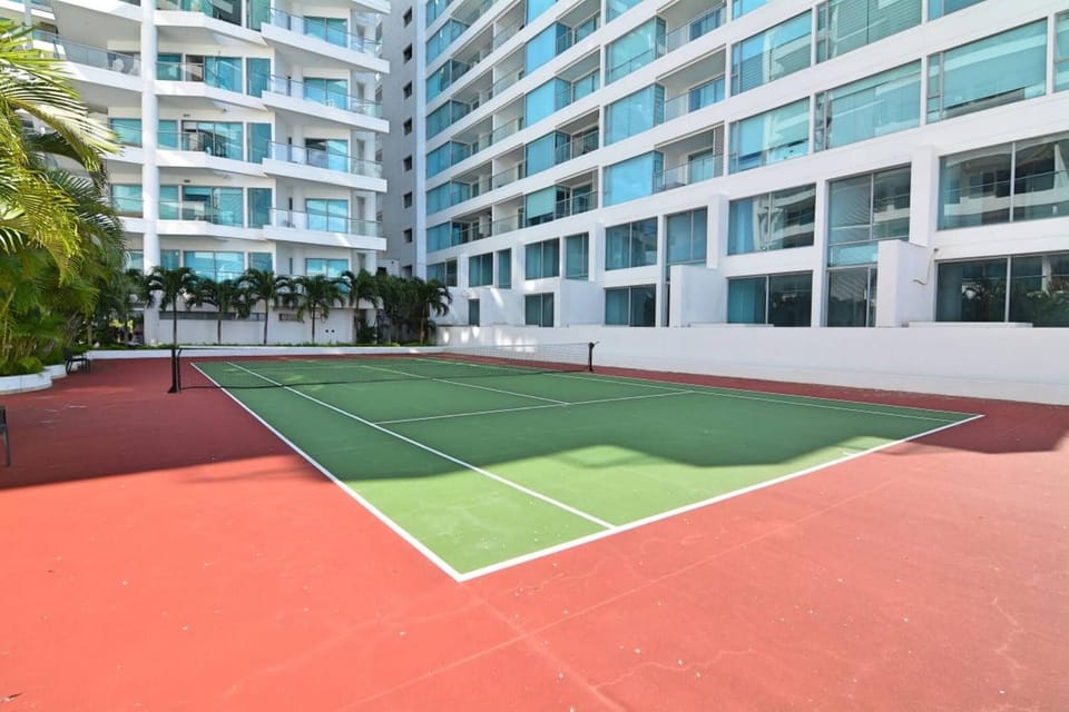 Tennis court, Entertainment