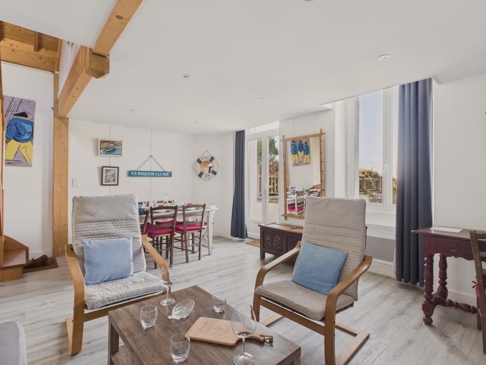 Communal lounge/ TV room, Living room