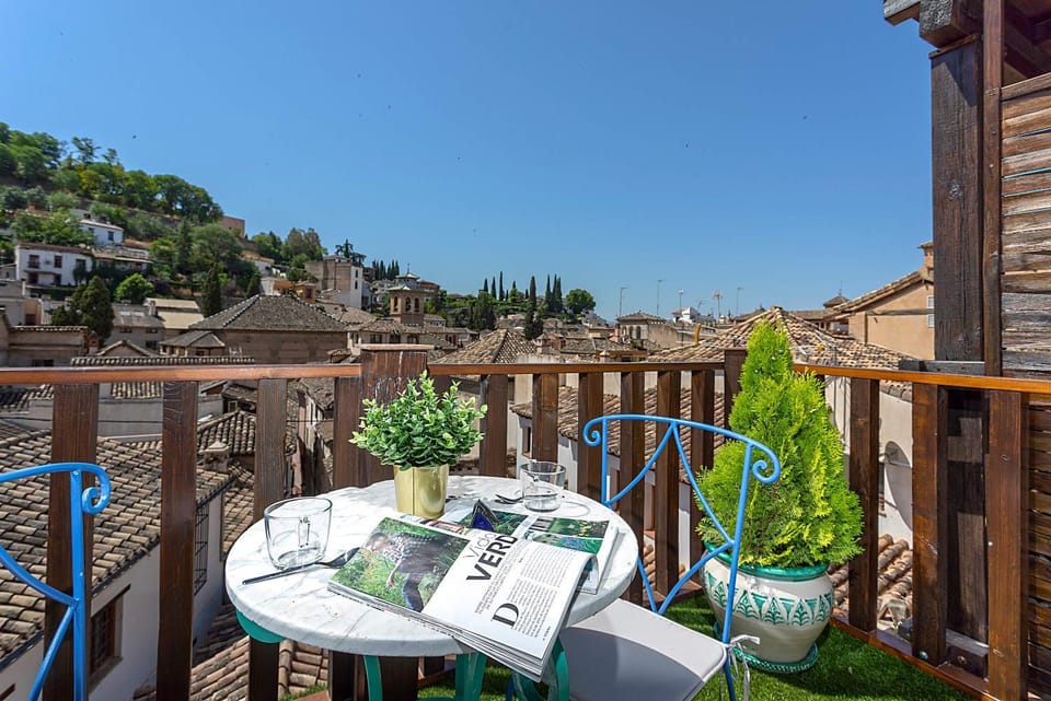Spring, Day, Natural landscape, View (from property/room), Balcony/Terrace, Dining area, Mountain view