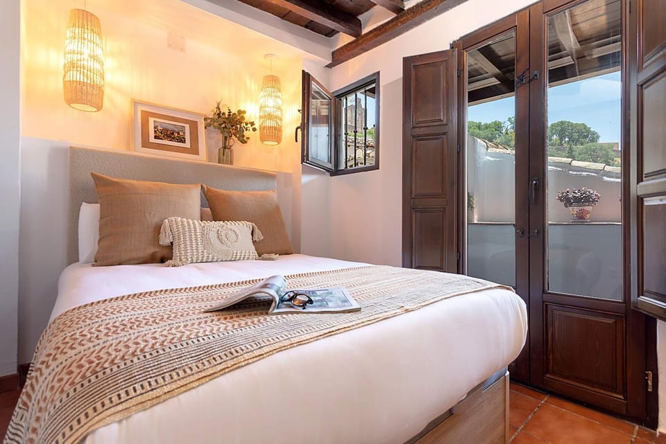 Bed, Photo of the whole room, Bedroom, wardrobe