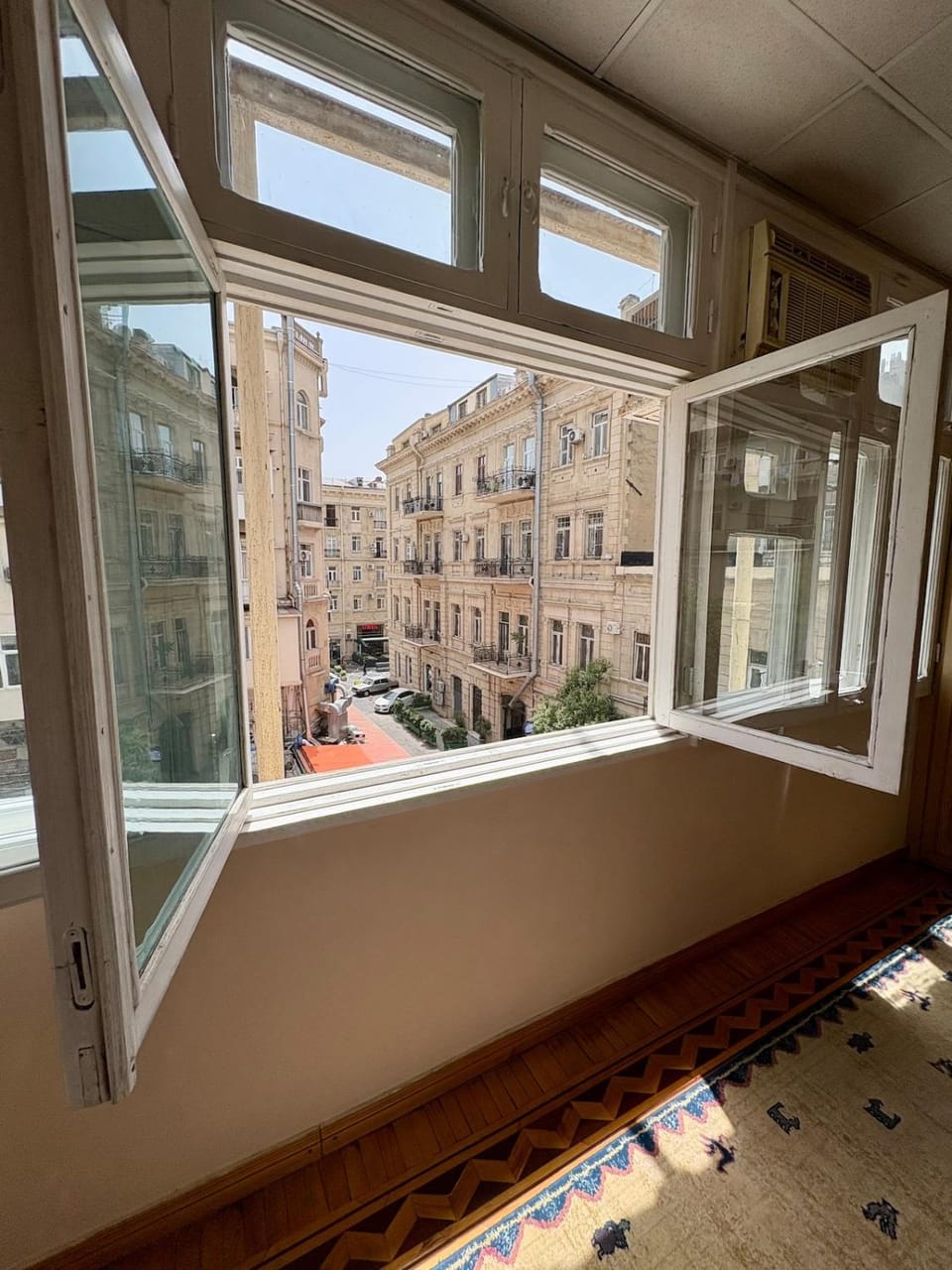 Nizami street Apart with balcony Apartment in Baku