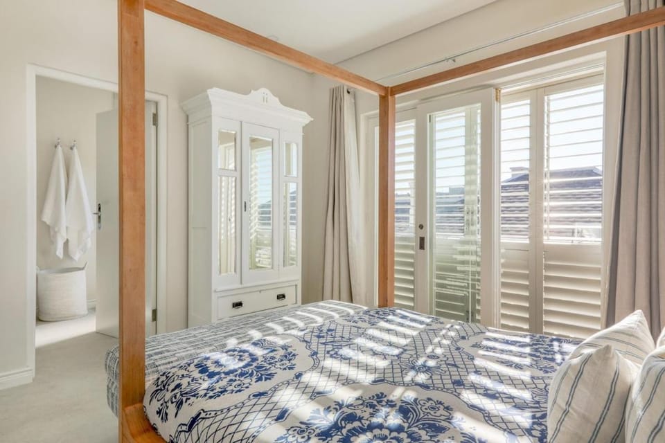 Bed, Photo of the whole room, Bedroom, towels, wardrobe