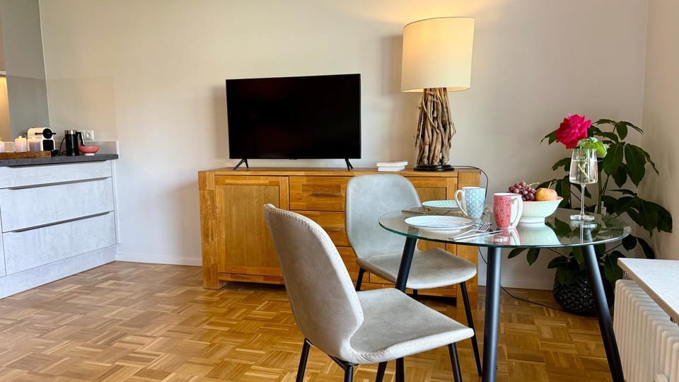 TV and multimedia, Seating area