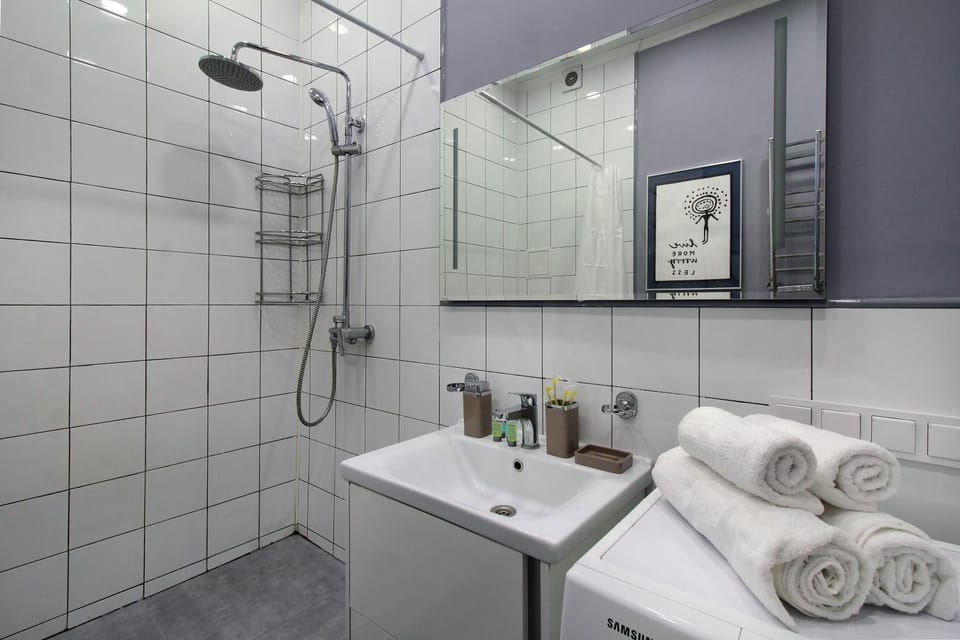 Shower, Bath, towels