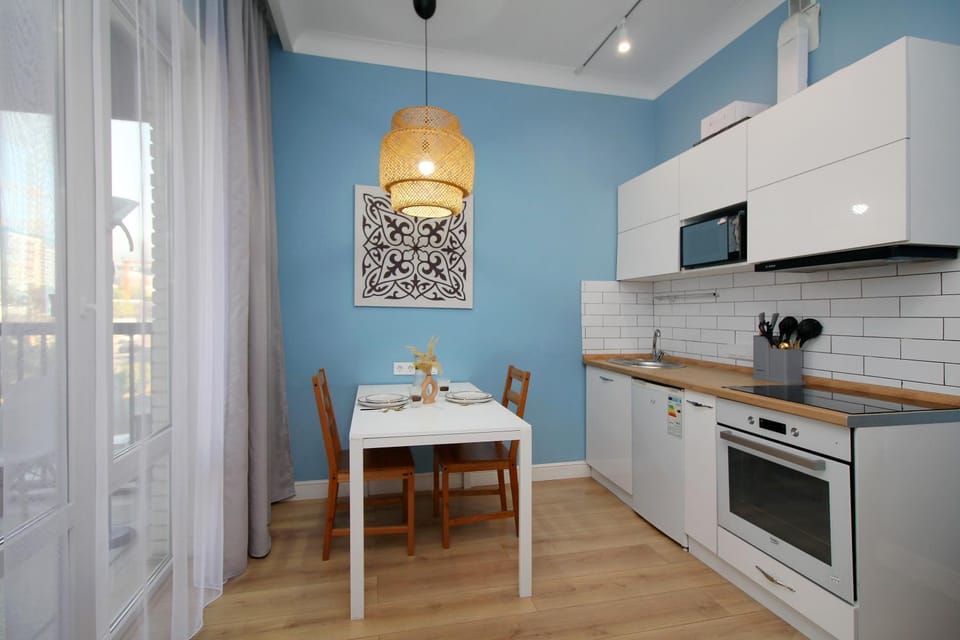 Kitchen or kitchenette, Living room, Seating area, Dining area, oven, stove