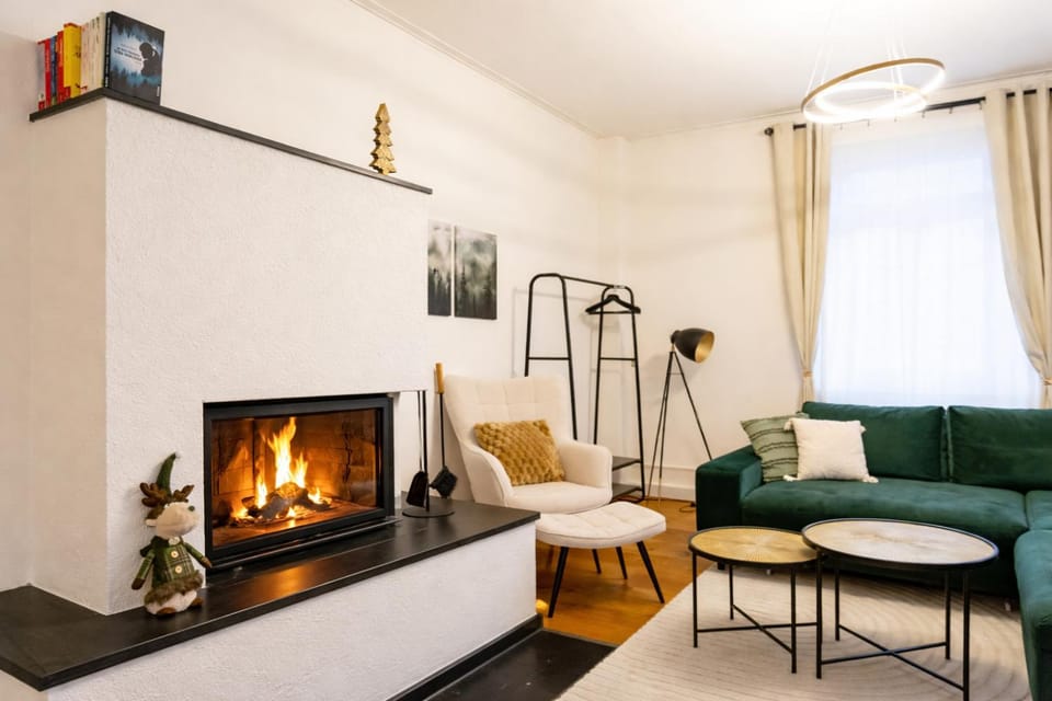 Living room, Seating area, fireplace, fireplace