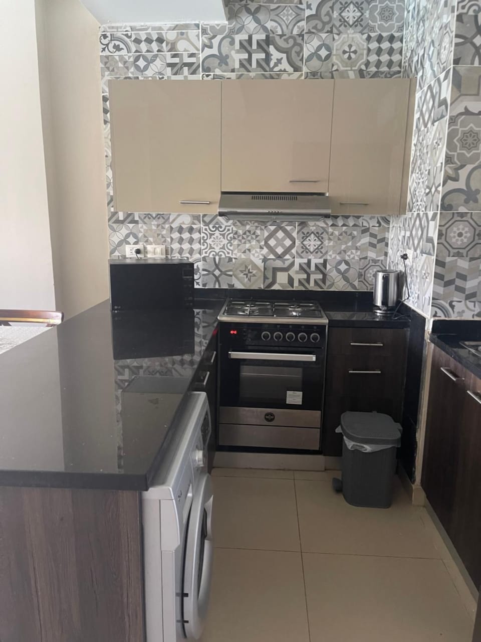 Kitchen or kitchenette, oven