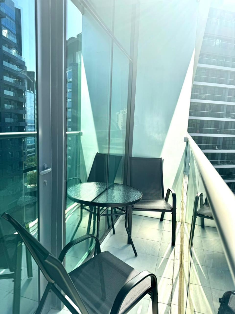 Seven Palm Studio - Direct Beach Access- Rooftop Infinity Pool Apartment in Dubai