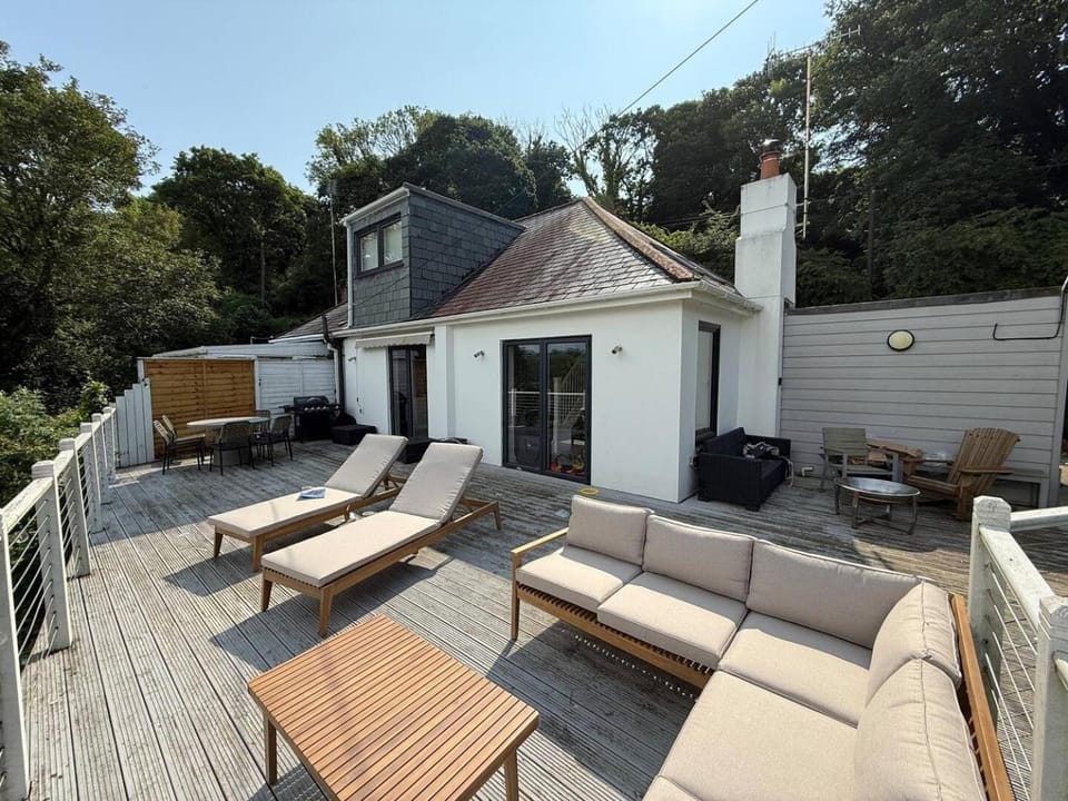 Property building, Balcony/Terrace