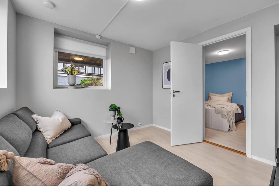 Bed, Living room, Seating area, Bedroom