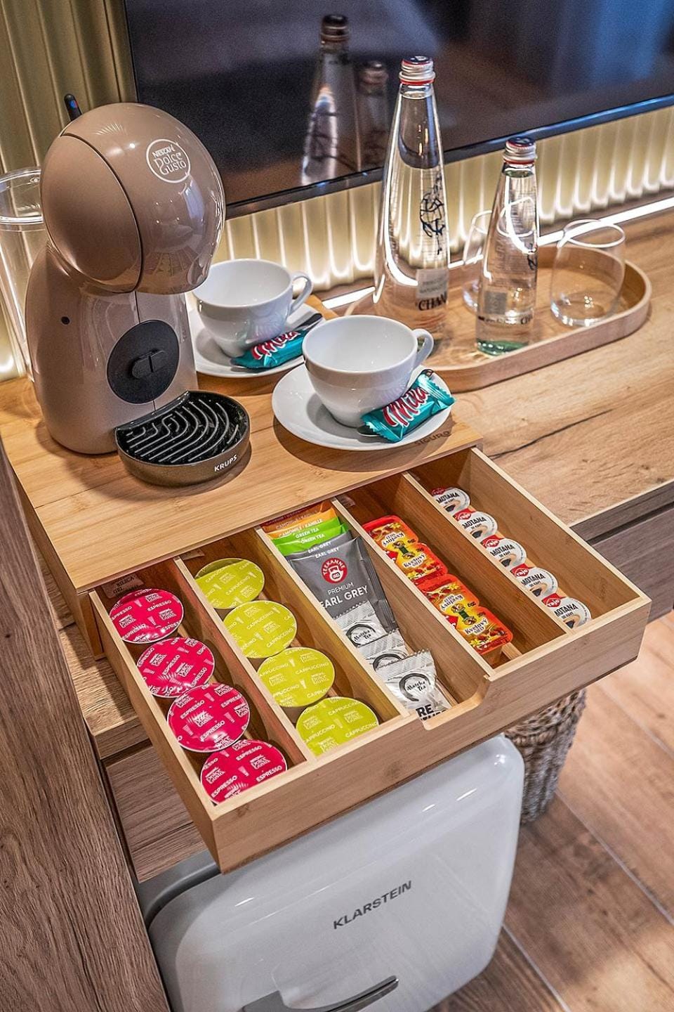Coffee/tea facilities, Food and drinks