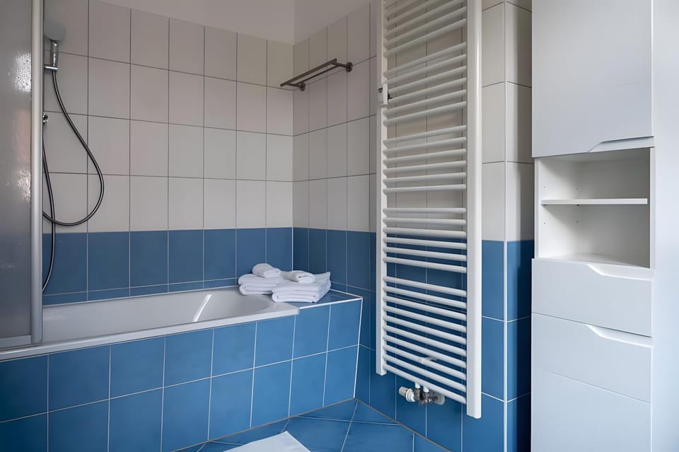 Bathroom, Living room