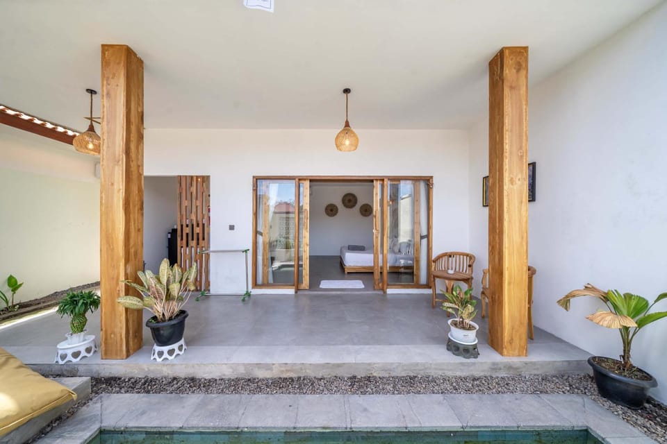 Garden, Living room, Seating area, Garden view, Pool view