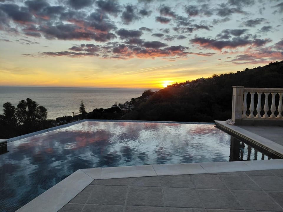 Natural landscape, Sea view, Swimming pool, Sunset, sunbed