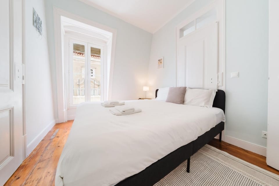 Bright 3BR Steps from National Pantheon | By Airnest Apartment in Lisbon