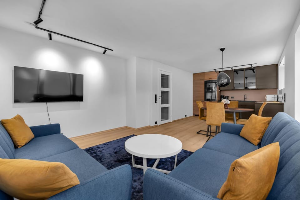 TV and multimedia, Kitchen or kitchenette, Living room, Seating area, Dining area, Evening entertainment