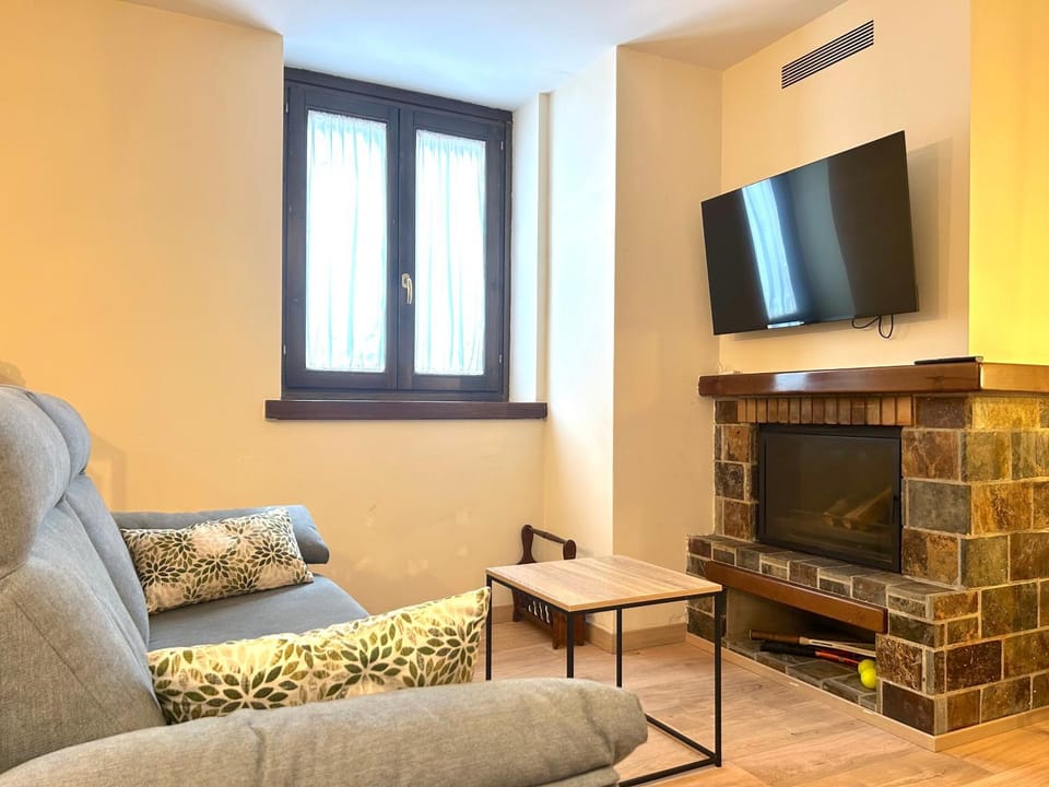 Apartament encantador amb llar de foc by RURAL D'ÀNEU Apartment in Esterri d'Àneu