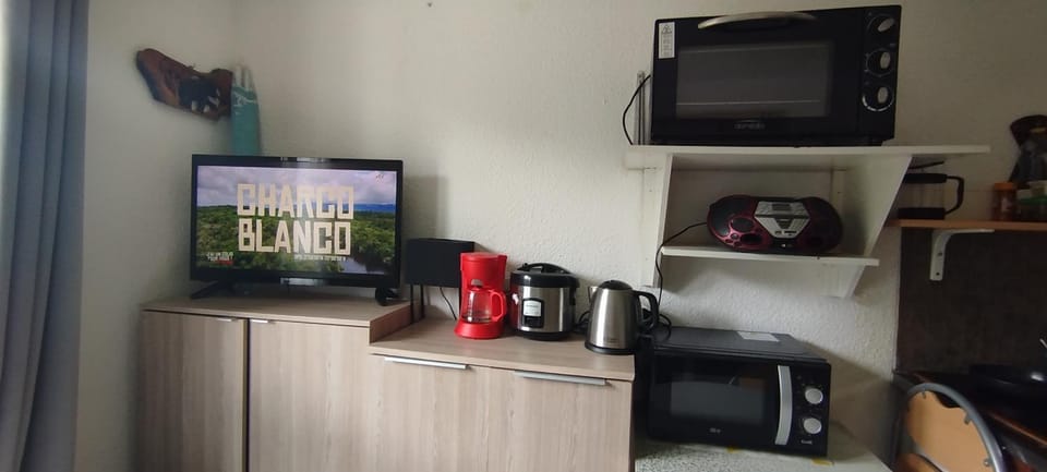 TV and multimedia, Coffee/tea facilities, Kitchen or kitchenette, hair dresser, minibar