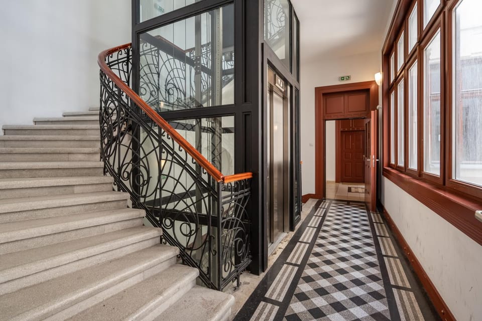 Property building, Location, elevator