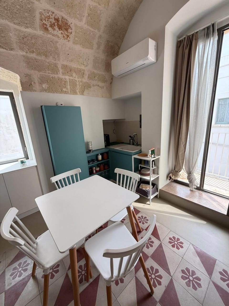 Kitchen or kitchenette, Living room, Dining area