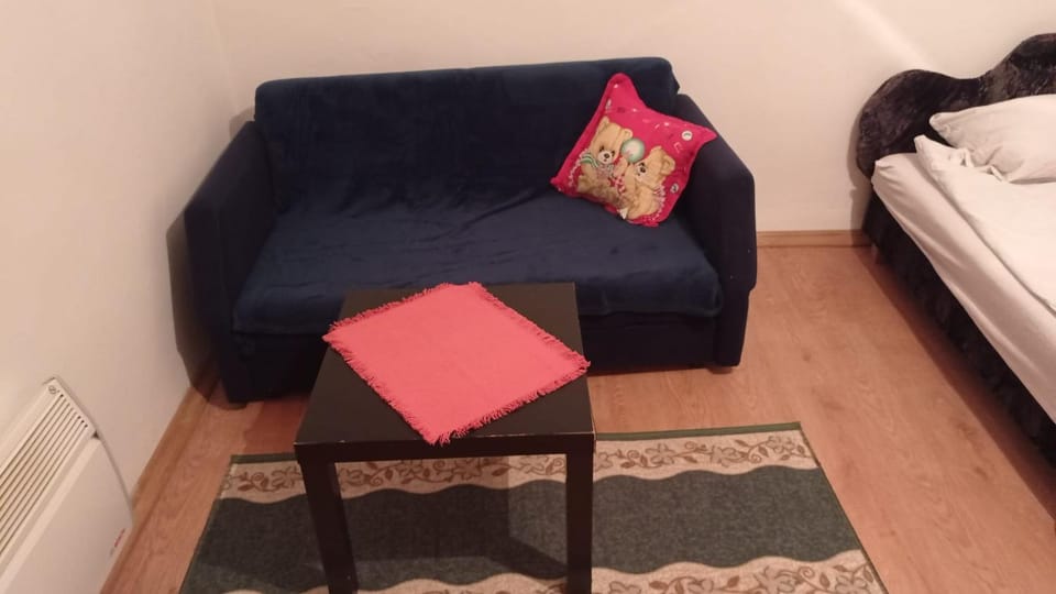 Seating area, Bedroom