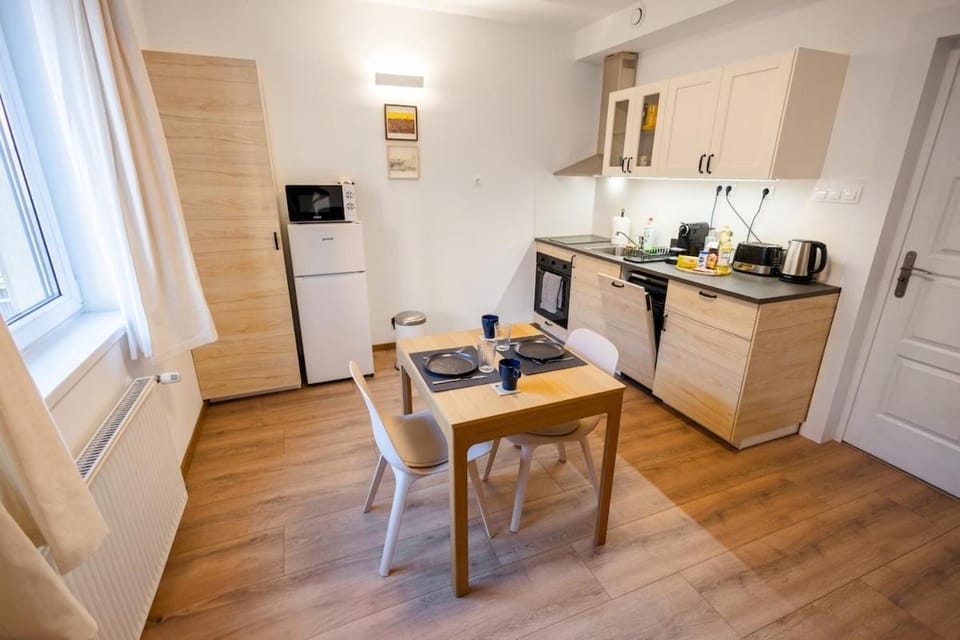 Kitchen or kitchenette, oven, stove