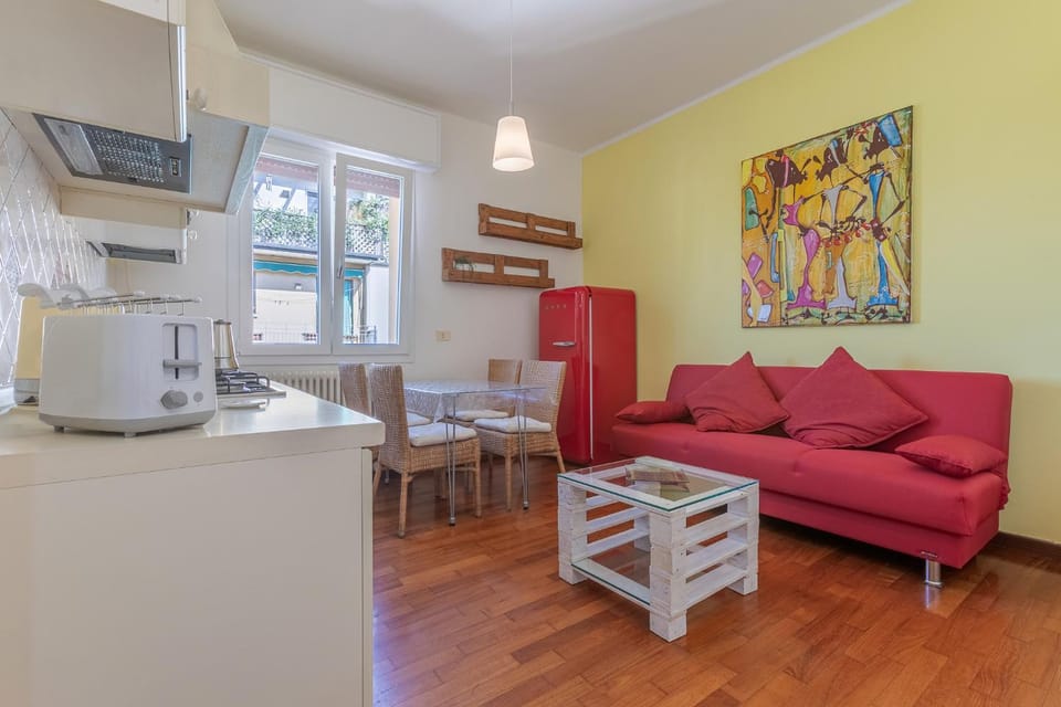 Kitchen or kitchenette, Living room, Dining area