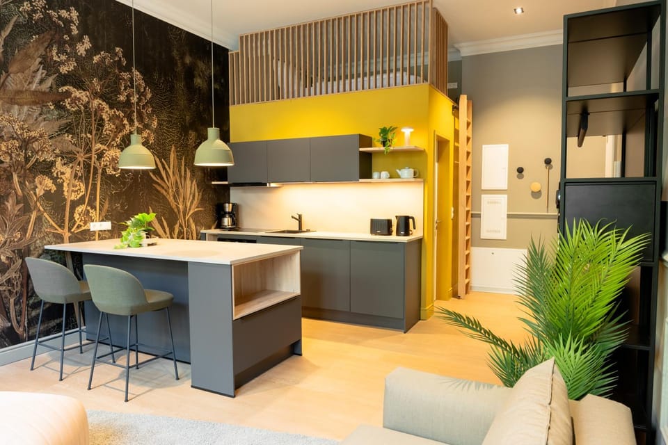 Photo of the whole room, Bedroom, Food, kitchen